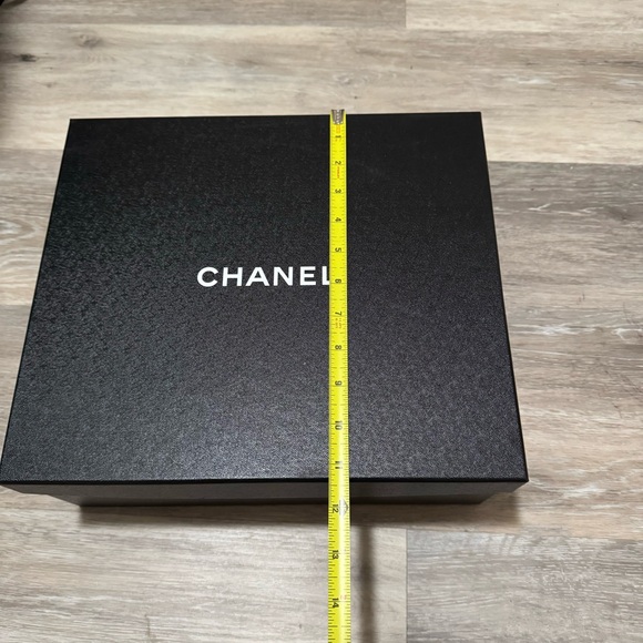 CHANEL empty Gift Box Size 13”X11.5 - Picture 2 of 6
